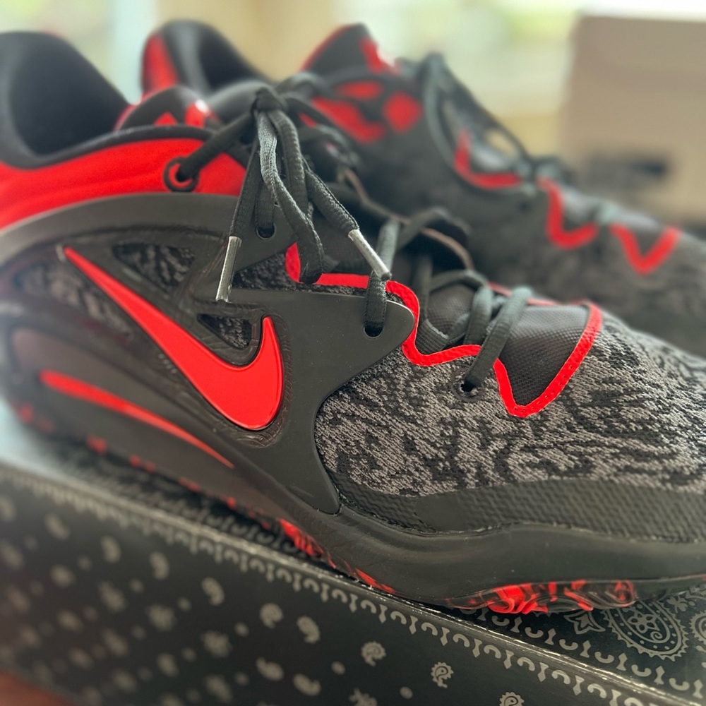 Nike Black and Red Athletic Shoes